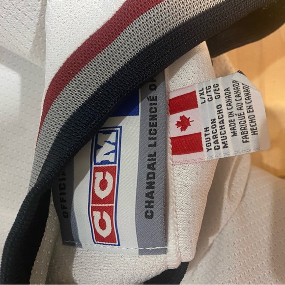 Vintage CCM Vancouver Canucks Men’s Jersey Youth L/XL - Picture 4 of 6